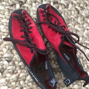 Women’s Red Climb X Rock Climbing Shoes